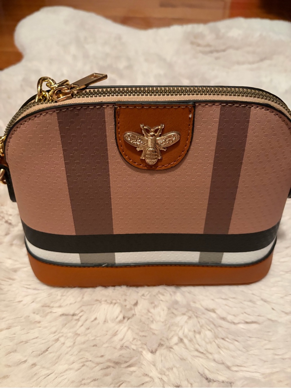 Queen bee crossbody dome bag